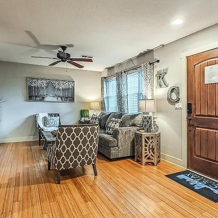 Quiet Plaza Two Bedroom 2 Bathroom 캔자스시티 외부 사진
