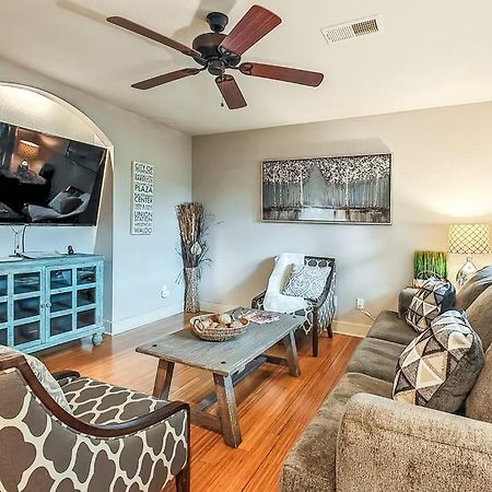 Quiet Plaza Two Bedroom 2 Bathroom 캔자스시티 외부 사진