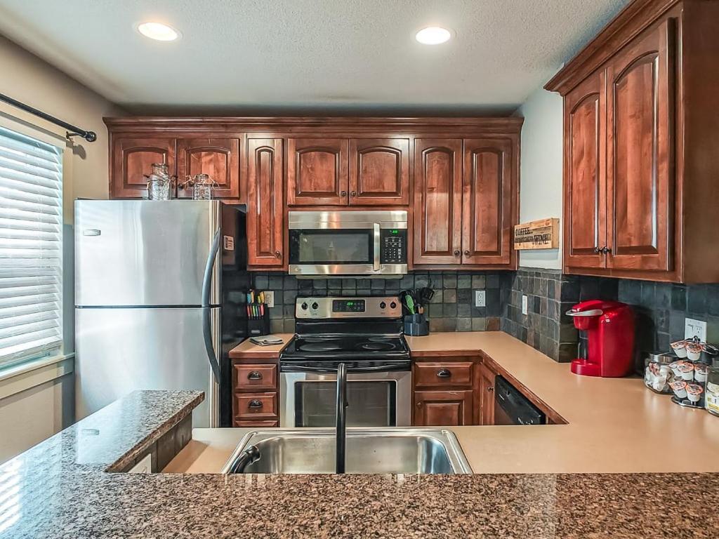 Quiet Plaza Two Bedroom 2 Bathroom 캔자스시티 외부 사진